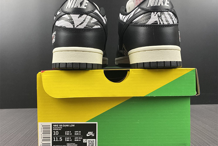 Quartersnacks x Dunk Low SB 