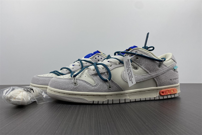 Off-White x Nike Dunk Low DJ0950-111