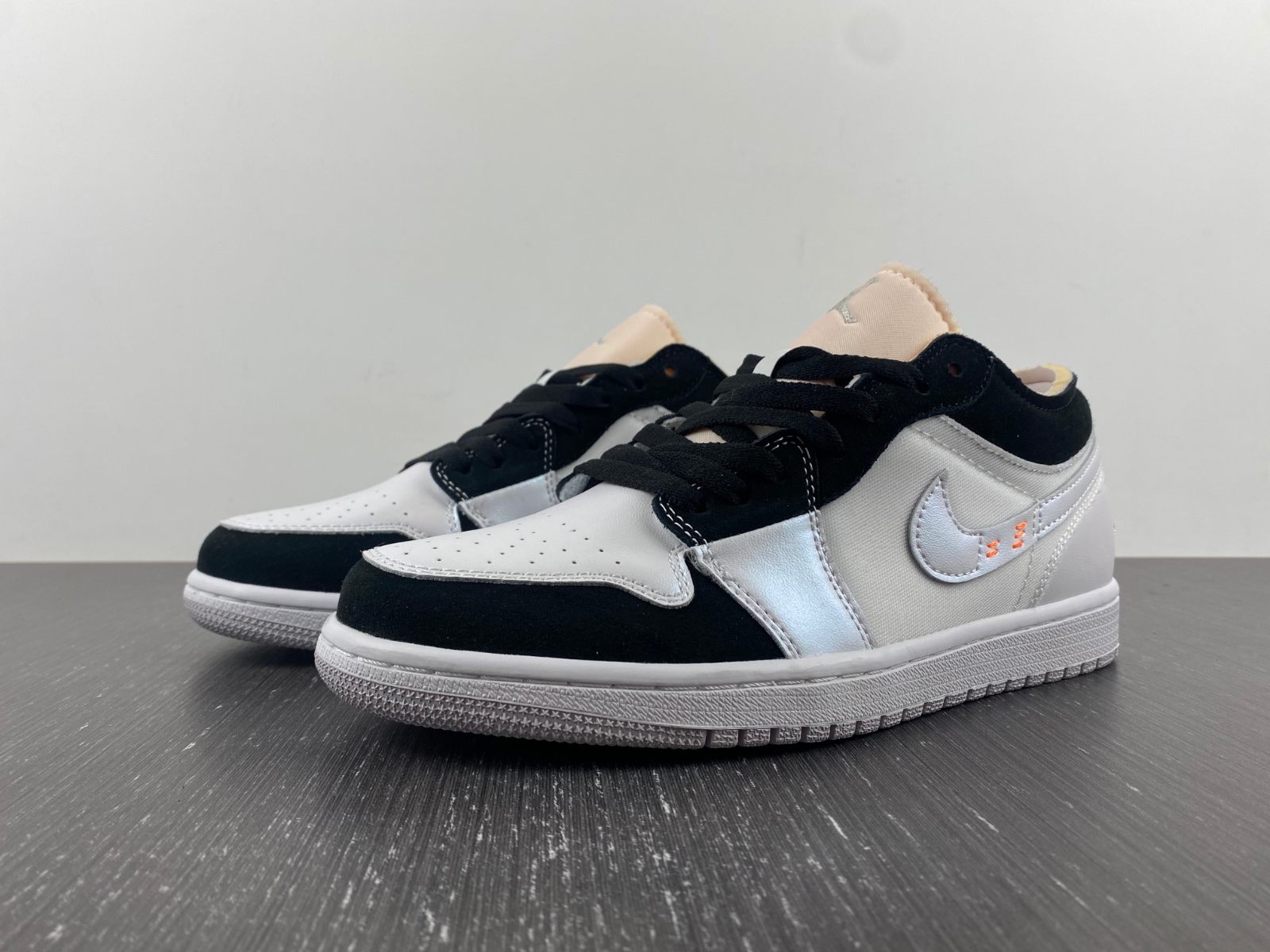 AIR JORDAN 1 LOWR  White Black DR8867-400