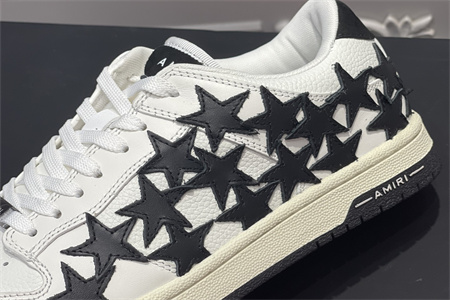 amr - ab027 skel- top low white black star(to be cusT0mized 5-7 days)