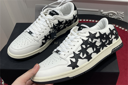 amr - ab027 skel- top low white black star(to be cusT0mized 5-7 days)