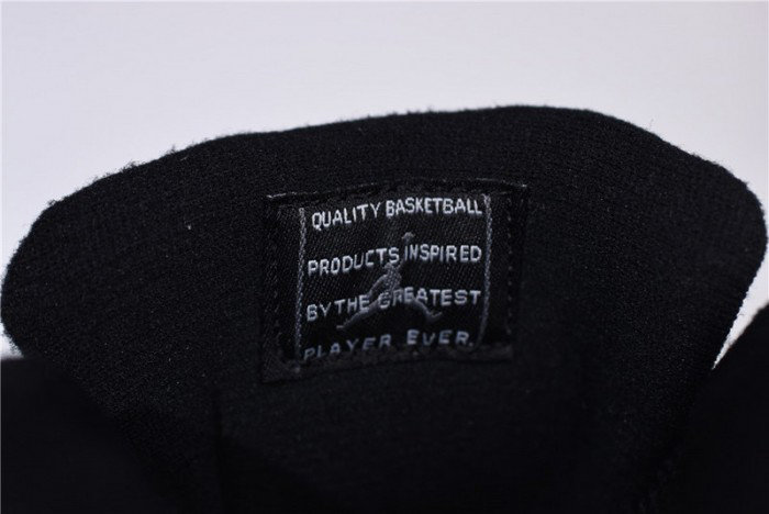 Air Jordan 11 “Cap and Gown” black  378037-005
